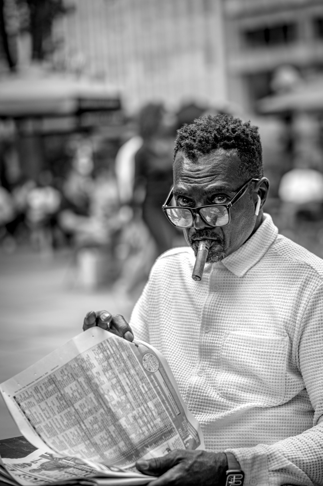Cigar and Broadsheet. New York.