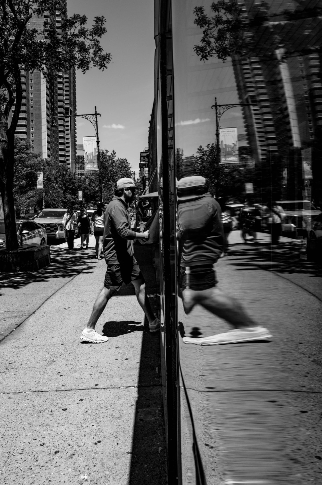 The Mirror Corner. New York.