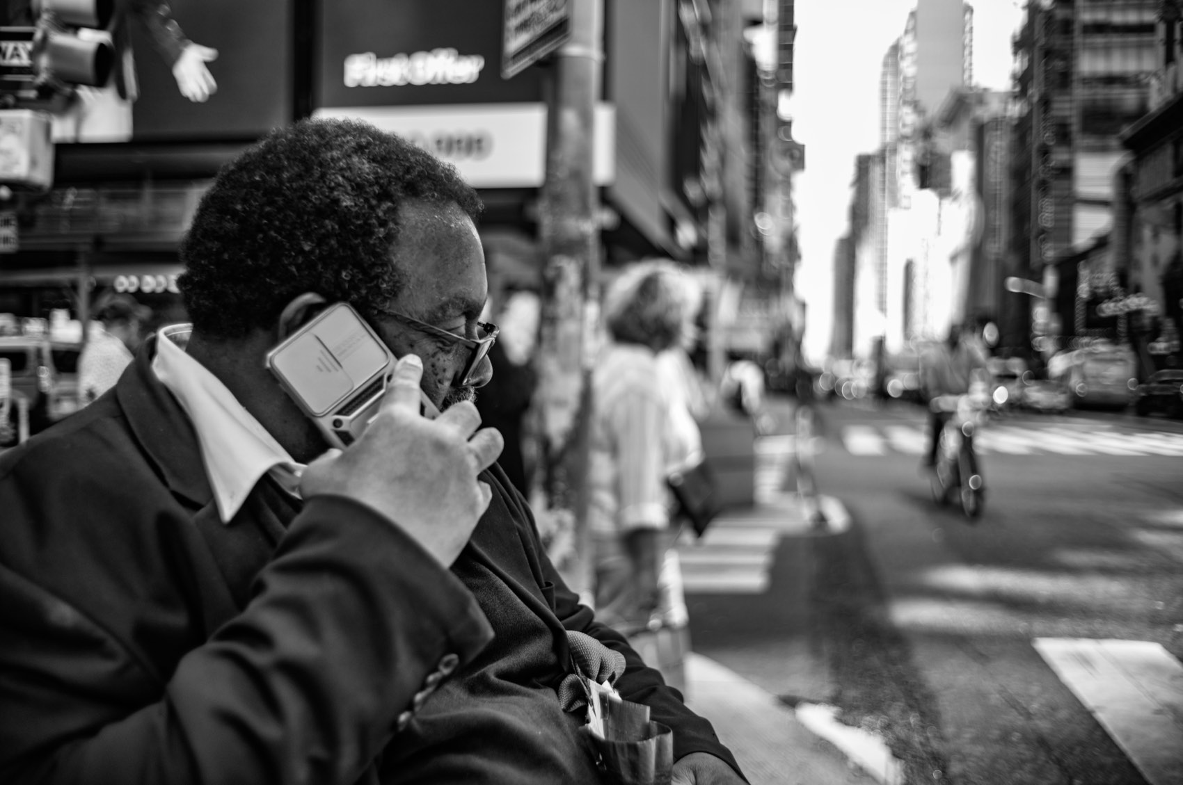 The Avenue Call. New York.