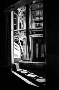 Scaffold Light. New York.