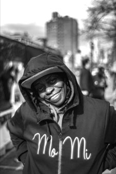 Mo Mi. New York.